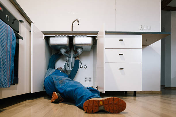 Professional Emergency Plumber technician working in Tuscarora, MD
